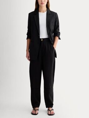 Everlane The Chino in buttersoft black 2 minimal